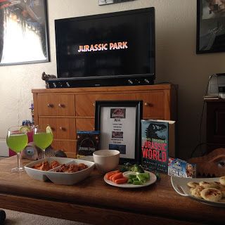 Jurassic Park dinner Jurassic Park Movie Night, Jurassic Park Dinner, Dinner At Home Date Night, Park Movie Night, Dinner And A Movie Ideas, Movie Dinner Ideas, Movie Night Snacks Ideas, Family Movie Night Ideas, Jurassic Movies