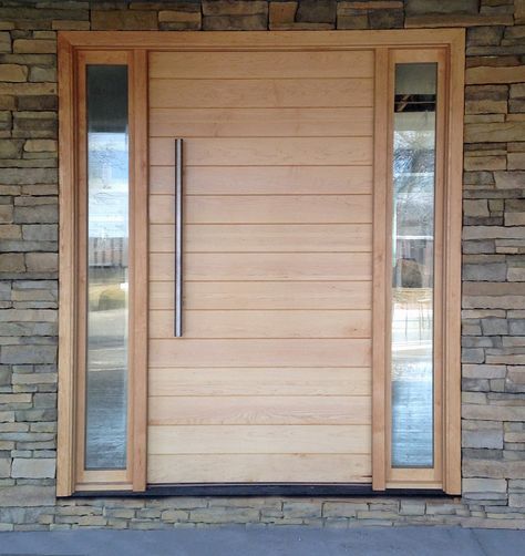 Modern Exterior Door With Sidelight, Modern Front Door With Sidelights, White Oak Front Doors, Exterior Doors With Sidelights, Entrance Door Decor, Door With Sidelights, Solid Wood Entry Doors, Unique Front Doors, Plank Door