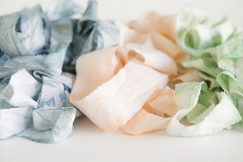 How to rip and dye your own muslin ribbon! Thrifty Crafts, Fabric Cards, Fabric Stamping, Linens And Lace, How To Make Ribbon, Muslin Fabric, Ribbon Crafts, Wedding Diy, Diy Tutorials