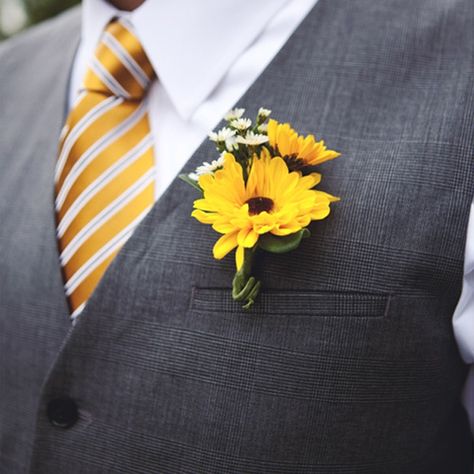 sunflower boutonniere - Google Search I appreciate the grey vest with the gold tie. Simple yet beautifully handsome. Sunflower Boutonniere, Bracelet Corsage, Sunflower Themed Wedding, Sunflower Bouquets, Boutonniere Wedding, Yellow Wedding, Black Eyed Susan, Sunflower Wedding, Groom And Groomsmen