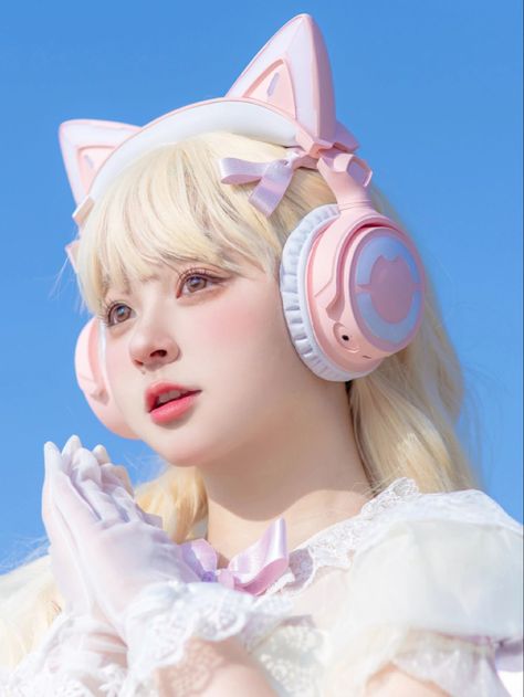 Character Structure, Zombie Life, Cat Headphones, Video Random, Cat Aesthetic, Lolita Fashion, Aesthetic Girl, Headset, Headphones