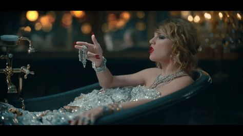 Taylor Swift Vma, Do Gif, Taylor Swift Youtube, Taylor Swift Music Videos, America's Next Top Model, Taylor Swift Music, Latest Music Videos, Mtv Videos, The New Wave