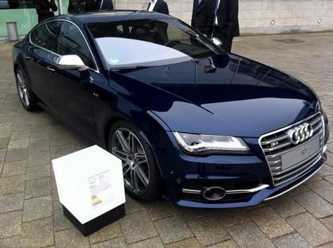 wowww  S7   my dream car... Audi S7 Sportback, Blue Audi, Navy Car, Audi S7, Car Goals, Audi A7, Audi Rs, Blue Car, Audi Cars