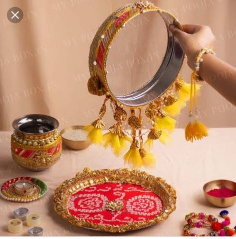 Karwa Chauth Thali, Karwa Chauth Gift, Arti Thali Decoration, Puja Thali, Wedding Platters, Thali Decoration Ideas, Karva Chauth, Pooja Items, Desi Wedding Decor