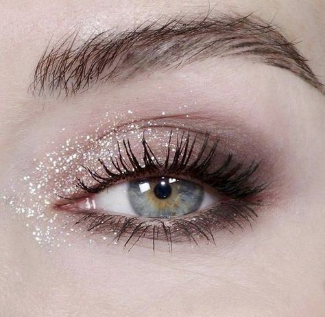 Makeup Ulzzang, Wedding Eyes, Sparkly Eyeshadow, Shimmer Eye Makeup, New Years Eve Makeup, Best Wedding Makeup, Makeup Tip, Smink Inspiration, Makijaż Smokey Eye