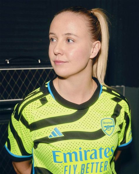 Beth Mead Wallpaper, Arsenal Kit, Beth Mead, England Ladies Football, Arsenal Jersey, Football Jersey Outfit, Arsenal Ladies, England Players, Arsenal Players