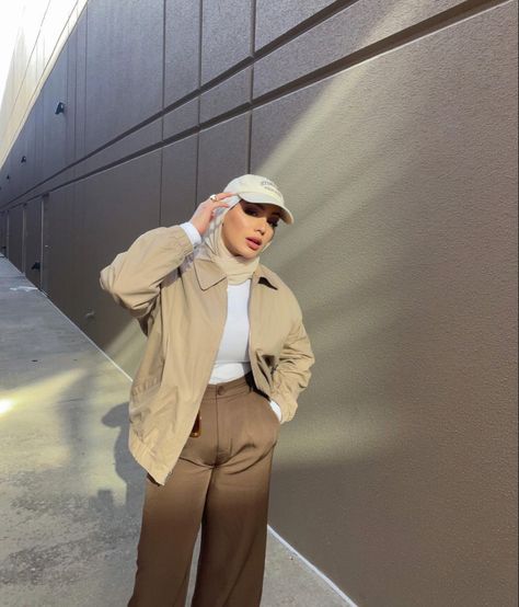 Hijabi outfit ideas for muslims Beige Jacket Outfit Hijab, Beige Jacket Outfit, Hijabi Outfit, Hijabi Style, Beige Jacket, Fits Inspo, Outfit Hijab, Jacket Outfit, Hijab Outfit