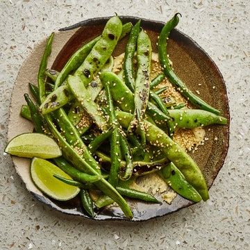 Summer Vegetable Recipes, Smashed Cucumber Salad, Miso Recipe, Noodle Salad Cold, Grilled Carrots, Grilled Corn Salad, Miso Butter, Bacon Tomato, Summer Meals