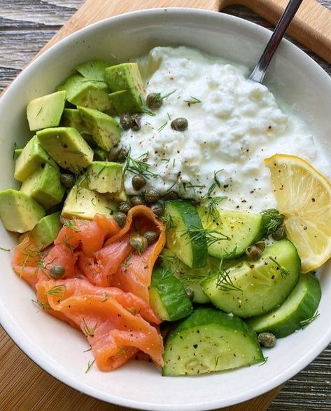 Savory Yogurt, Smoked Salmon Cucumber, Salmon Cucumber, Yogurt Bowls, Yogurt Bowl, Diet Meal, Smoked Salmon, Keto Dessert, Keto Diet Recipes