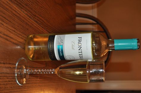 MMM Moscato wine- Frontera brand only $5 at Kroger! I got to try it for free through BzzAgent! #GotItFree Moscato Wine, Wine O Clock, Moscato, Try It, Rosé Wine Bottle, Wine Bottle, Clock, For Free, Wine