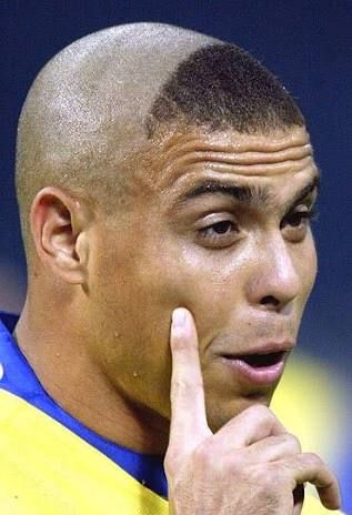 Ronaldo R9 Ronaldo R9, Ronaldo Hair, Ronaldo 9, New Hairstyle Ideas, Athletic Hairstyles, Japan News, New Hairstyle, New Haircuts, Science Fiction Tv