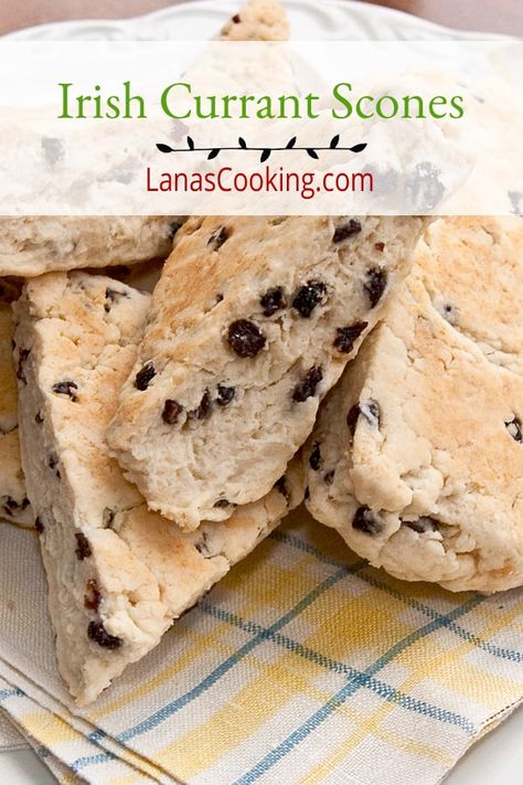 Irish Scones Recipe, Currant Scones, Currant Recipes, Irish Scones, Raisin Scones, Irish Tea, Scones Recipe Easy, Cream Scones, Allergy Free Recipes