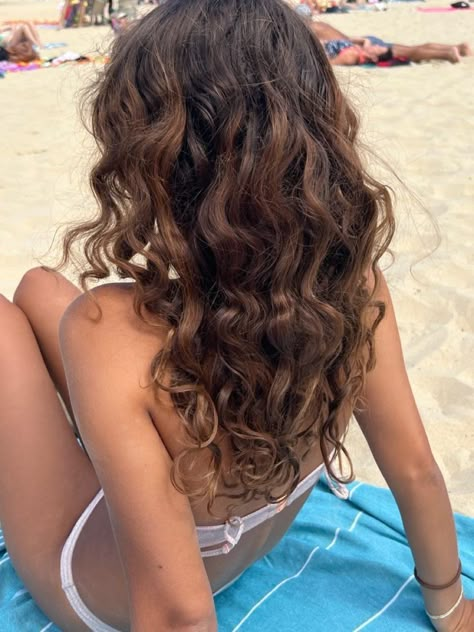 Brown Wavy Hair, Honey Brown Hair, Mermaid Hair, Curly Girl, Dream Hair, Beach Hair, Pretty Hair, Hair Waves, Summer 24