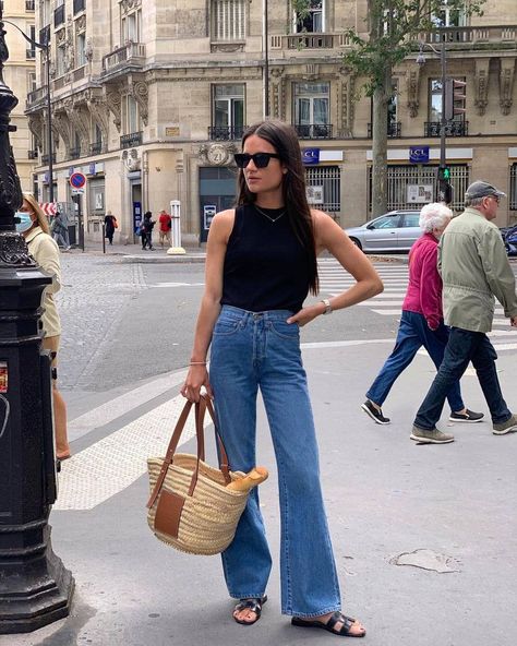 13 "Boring" Staples Fashion Girls Are Wearing This Summer | Who What Wear How To Wear Wide Leg Jeans, Jeans Outfit Ideas, Parisian Outfits, Flare Jeans Outfit, Wide Leg Jeans Outfit, Europe Outfits, Summer Wardrobe Essentials, Europe Fashion, Jeans Outfit