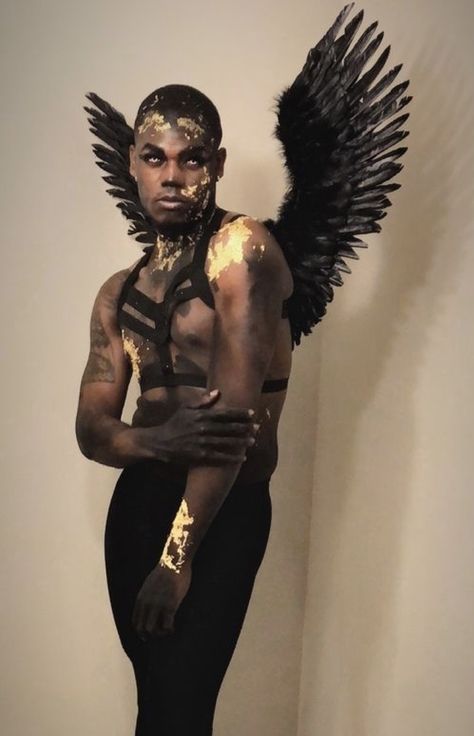 Dark Angel Halloween Costume, Angel Costume Diy, Black Angel Costume, Gay Halloween Costumes, Creepy Costume, Dark Angel Costume, Gay Costume, Hippie Costume Halloween, Dark Costumes