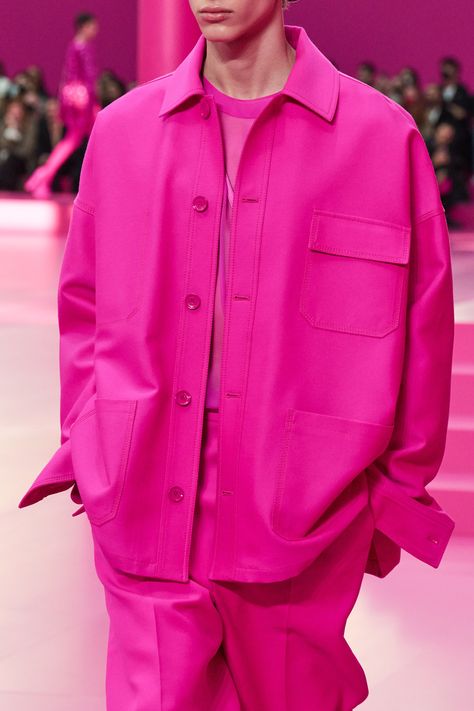 Valentino Pink Collection Men, Men Hot Pink Outfit, Hot Pink Outfits Men, Ysl Leather Jacket, Valentino Fall 2022, Varsity Outfit, Hot Pink Outfit, Fashion Cowok, Party Outfit Men