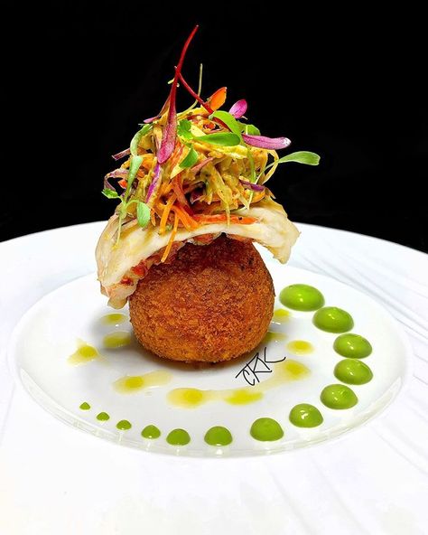 Rich Knott sur Instagram : Shrimp/Sweet Potato Croquette, Butter Poached Lobster Tail, Spicy Slaw, Avocado/Cilantro/Lime Aioli . Version ✌🏻😎 Poached Lobster Tail, Butter Poached Lobster Tail, Potato Croquette, Spicy Slaw, Lime Aioli, Butter Poached Lobster, Poached Lobster, Potato Croquettes, Lobster Tail