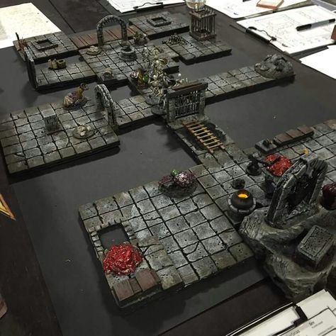 Advanced Heroquest, Dnd Props, Dungeon Terrain, Dnd Room, Terrain Building, Dnd Table, Dnd Diy, Rpg Table, Chests Diy