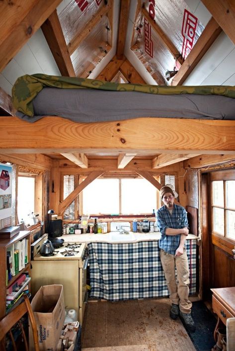 Timber Frame Tiny House, Frame Tiny House, Tiny Timber Frame, Design Casa Piccola, House In The City, Mini Cabin, Ian Anderson, Tiny Home Office, Farm House Dining Room