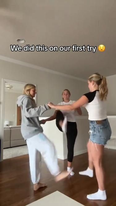 Three Person Dance Poses, Fun Things To Do With 3 Friends, Things To Do 2 People, Games For Trios, 3person Stunts, Dance For 3 People, Stunts With Friends, Dance Two People, Trio Stunts