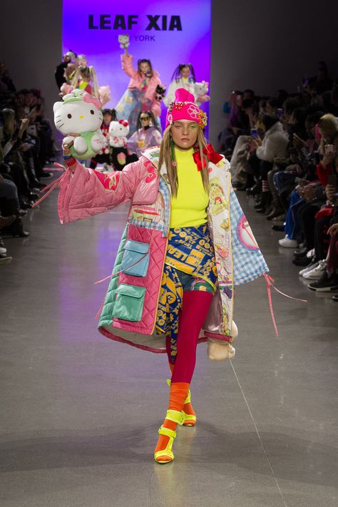 Hyper Pop Fashion, Runway Fashion 2023, Leaf Xia, Hyper Pop, New York Fashion Week Runway, Kitsch Fashion, Maximalist Fashion, Techwear Streetwear, Artisan Textiles