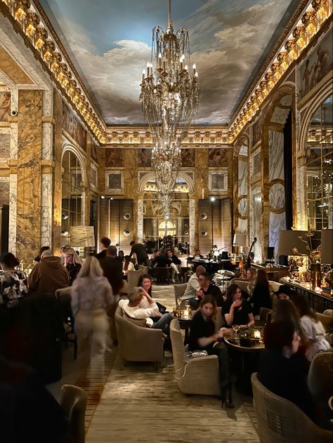 Parisian Bar, Luxurious Gym, Ritz Hotel Paris, George V Paris, Shangri La Paris, Paris Bars, The Ritz Paris, Ritz Hotel, Vaux Le Vicomte