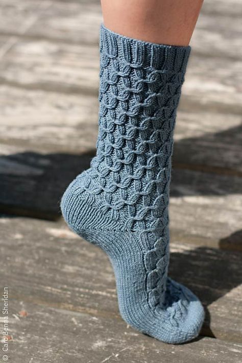 Ravelry: Tern by Pam Allen Fall Knitting Patterns, Ravelry Knitting, Fall Knitting, Hand Knit Socks, Sock Knitting Patterns, Crochet Socks, Free Socks, How To Purl Knit, How To Start Knitting