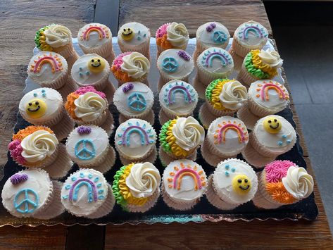 Preppy Cupcakes, Teen Cupcakes, Preppy Party, Sleepover Birthday Parties, Cute Birthday Ideas, Creative Cupcakes, Easy Birthday, Birthday Party Activities, Birthday Desserts