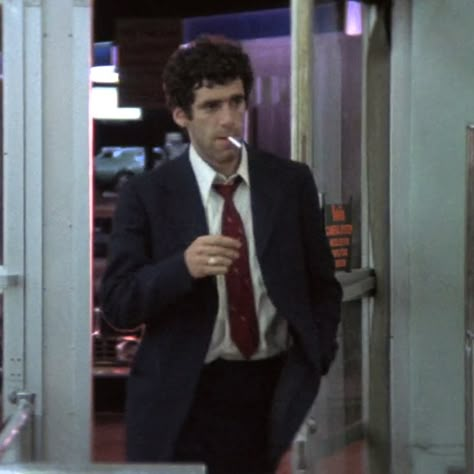 Philip Marlowe #TheLongGoodbye #ElliottGould Phillip Marlowe, Philip Marlowe, Swag Clothes, Long Goodbye, The Long Goodbye, Style Reference, Alain Delon, Swag Outfits, Quick Saves