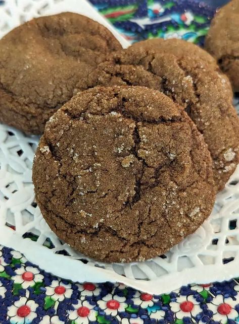 Blackstrap Molasses Recipes, Molasses Recipes, Chewy Molasses Cookies, Molasses Cookies Recipe, Blackstrap Molasses, Ginger Molasses Cookies, Ginger Bread Cookies Recipe, Chocolate Crinkles, Molasses Cookies