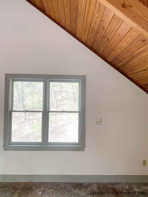 Cabin Wall Paint Colors, Cabin White Walls, White Walls Wood Ceiling, White Walls Blue Trim, Blue Trim Bedroom, Wood Ceiling Trim, Wood Ceiling Bathroom, House Sunroom, Painted Wood Ceiling