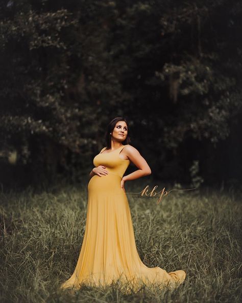 This dress was MADE for her. Made. For. Her. . . . . Trendy Gowns, Modern Tank, Maternity Photography Poses Pregnancy Pics, Maternity Photoshoot Poses, Maternity Photo Shoot, Maternity Photography Poses, Custom Gown, Trendy Maternity, Maternity Poses