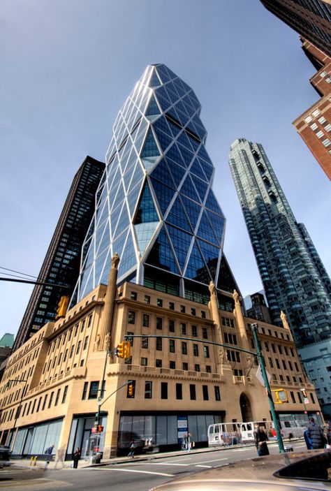 Green Architecture Concept, Hearst Tower, New York City Buildings, Renovation Architecture, New Architecture, Norman Foster, Landmark Buildings, Famous Architects, Adaptive Reuse