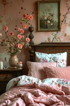 Floral Vintage Bedroom, Vintage Feminine Bedroom, Vintage Pink Bedroom, Pink Green Bedrooms, Vintage Bedroom Ideas, Dream Bedroom Inspiration, Bedroom Ideas Inspiration, Brown Rooms, Floral Bedroom