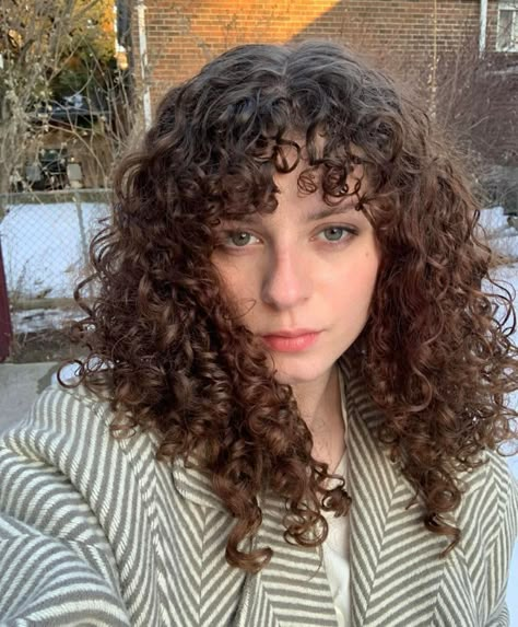 Curtain Bangs For Curly Hair Short, 3b Curly Hair Bangs, Botticelli Curls, Medium Curly Hair With Bangs, Curly Hair With Fringe Bangs, 3b Curly Hair, Curly Hair Fringe, Dyeing Hair, Oc Fashion