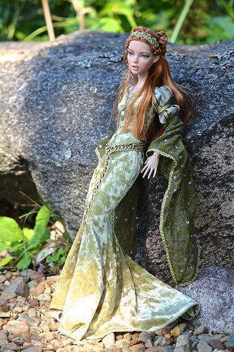 Medieval Fashion Style Doll Redhead Doll, Barbie Gowns, Im A Barbie Girl, Beautiful Barbie Dolls, Deja Vu, Barbie Collector, Barbie Friends, Barbie Collection, Pretty Dolls