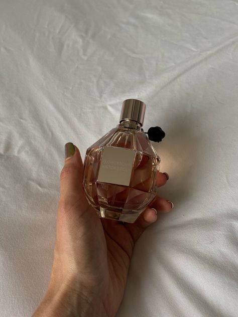 Viktor And Rolf Flowerbomb Aesthetic, Victor Rolf Flowerbomb, Flowerbomb Aesthetic, Flowerbomb Perfume Aesthetic, Flowerbomb Viktor And Rolf, Victor And Rolf Flowerbomb, Viktor And Rolf Perfume, Viktor And Rolf Flowerbomb, Bridal Perfume