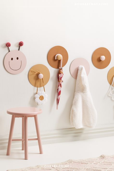 A DIY caterpillar coat rack for the wall Colorful Caterpillar, Kids Coat Rack, Diy Coat Rack, Kids Rooms Inspo, Kids Hangers, Coat Rack Hooks, Bedroom Hacks, Toddler Coat, Kids Shelves