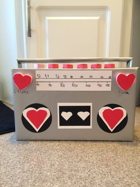 Valentine's Boom box Radio Valentines Boxes, Music Valentine Box Ideas, Boom Box Valentines Boxes, Boom Box Diy, Fun Valentines Crafts For Kids, Valentines Crafts Kids, Diy Boombox, Valentines Crafts For Kids, Girls Valentines Boxes