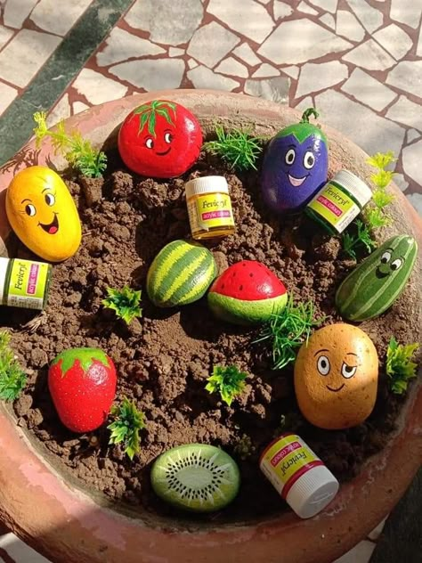 Soil Pot Painting Ideas, Soil Art, School Kids Crafts, Easy Art For Kids, Diy Crafts Bookmarks, Painted Pots Diy, Homemade Home Decor, Diy Crafts Paper, Crafts Paper Flowers