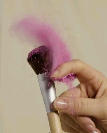 Satisfying make up destruction video😍 Makeup Pictures Wallpaper, Pink Makeup Wallpaper, Makeup Products Video, Makeup Destruction, Cosmetics Video, Makeup Tools Photography, Makeup Wallpaper, Makeup Backgrounds, Skin Care Pictures