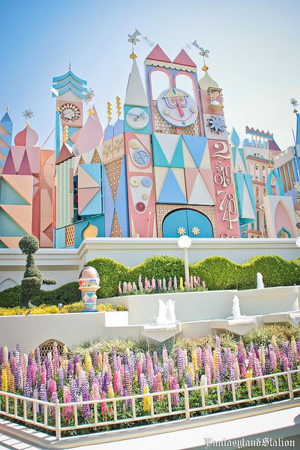 Disney Fantasyland, Small World Party, It’s A Small World, Its A Small World, Tattoo Disney, Mary Blair, Disney Rides, World Party, Disney Day