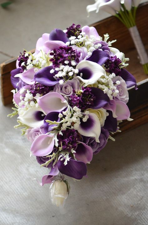 Purple Orchid Wedding Bouquet, Purple Wedding Ideas On A Budget, Purple Flowers For Wedding, Purple Calla Lilies Wedding, Lily Bridal Bouquet, Bridal Wedding Flowers, Purple Calla Lilies, Jeweled Bouquet, Purple Bouquets