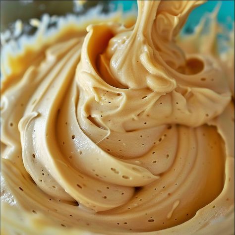 Salted Caramel Frosting Old Fashion Caramel Icing, Salted Caramel Cream Cheese Frosting, Salted Caramel Icing Recipe, Salted Caramel Frosting Recipe, Fluffy Caramel Frosting, Salted Caramel Frosting Buttercream, Caramel Royal Icing Recipe, Old Fashioned Caramel Icing, Cranberry Frosting Recipe