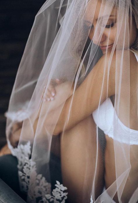 How To Make A Wedding Boudoir Book | Wedding Forward Wedding Budior Photoshoot, Wedding Bodouir Photoshoot Ideas, Bridal Bodouir Photoshoot Ideas, Wedding Boudreaux Photoshoot, Bridal Bodouir, Bridal Lingerie Photoshoot, Getting Ready Shots, Holly Hagan, Bridal Getting Ready