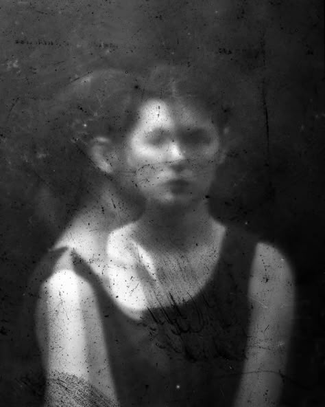 Pinhole Camera Photos, I Am Losing My Mind, Pinhole Photography, Losing My Mind, Dark Portrait, Alternative Photography, Pinhole Camera, Heart Photography, Photographie Portrait Inspiration