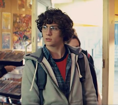 Dave Lizewski Icon, Aaron Taylor Johnson Kickass Film, Kickass Dave Lizewski, Kickass Aaron Taylor Johnson, Cute Nerdy Guys, Kickass Movie, Nerdy Men, Dave Lizewski, Hot Nerd