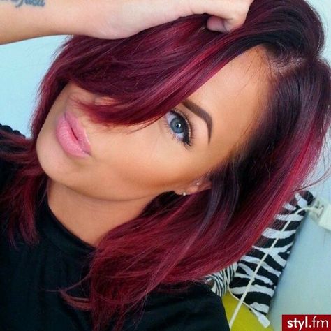 Fashion | Amazing Hair | Cool Hairstyle | Hair Color | DIY Hair Straight Balayage, Balayage Straight, Burgundy Hair, Hair Color And Cut, Dark Roots, Short Bob Hairstyles, Love Hair, Great Hair, Hair Skin