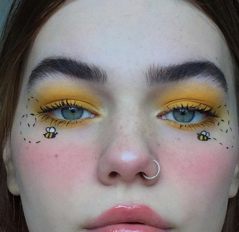 Coachella Make-up, Bee Makeup, Fantasy Make-up, Coachella Makeup, 70s Makeup, Drag Make-up, Yellow Makeup, Makeup Tumblr, Jenner Makeup