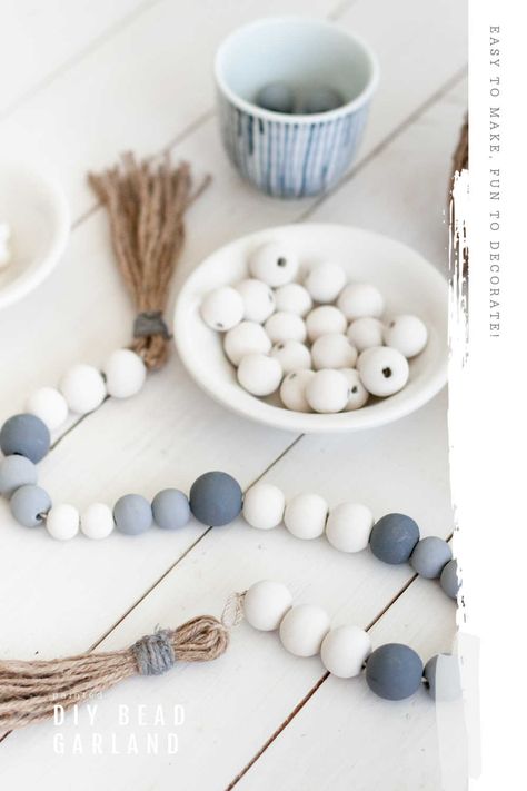 Diy Wooden Beads Garland, Decorating With Bead Garland, Wooden Bead Projects, Wooden Bead Crafts Diy, Diy Bead Garland, Wood Bead Garland Diy, Wooden Bead Crafts, Wood Bead Crafts, Diy Wood Bead Garland